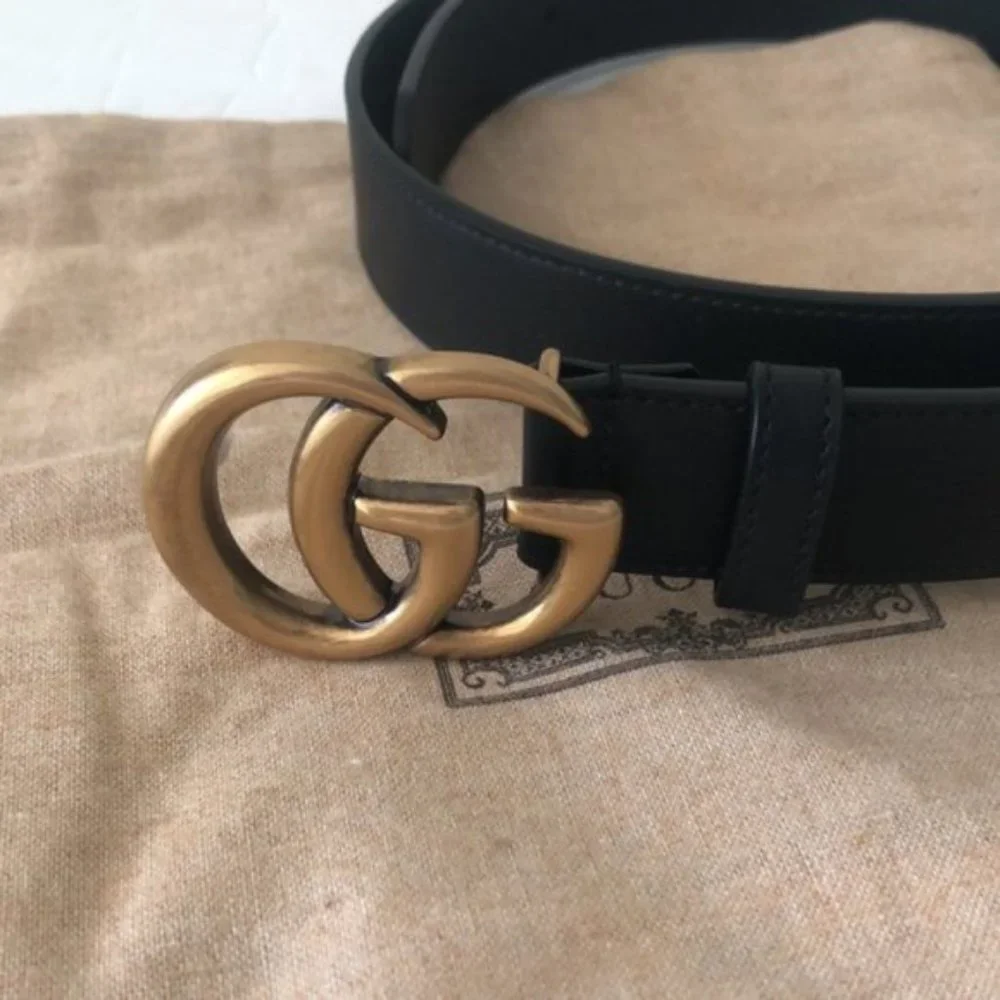 Gucci Leather Double G buckle  Belt Black Made in Italy 1in Wide New Sz. 100-40
